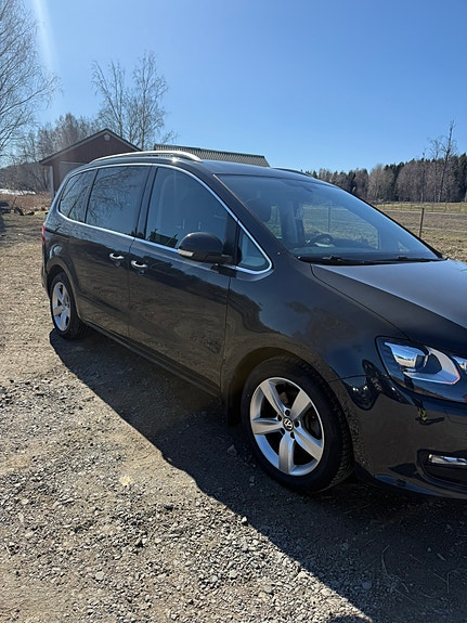 Volkswagen Sharan 2 of 5