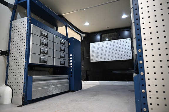 Ford Transit Custom 13 of 29