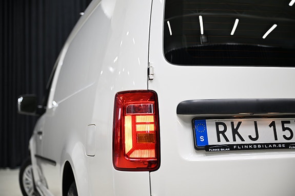 Volkswagen Caddy Maxi 18 of 30
