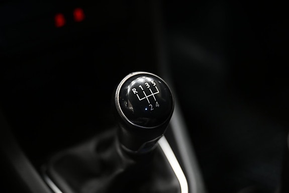 Volkswagen Caddy 16 of 24