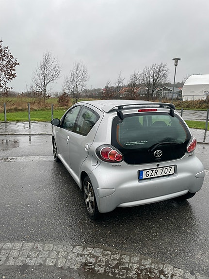 Toyota Aygo 2 of 5