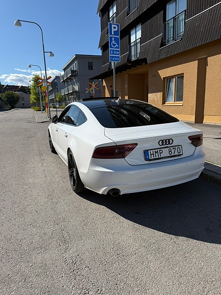 Audi A7 2 of 5