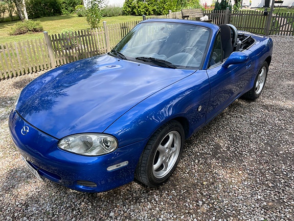 Mazda MX-5 2 of 5