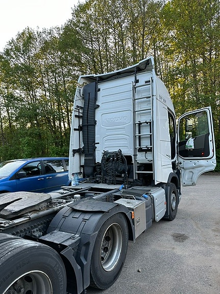 Volvo FH500 2 of 2