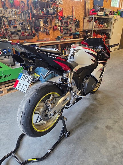 Honda CBR1000RR 5 of 7