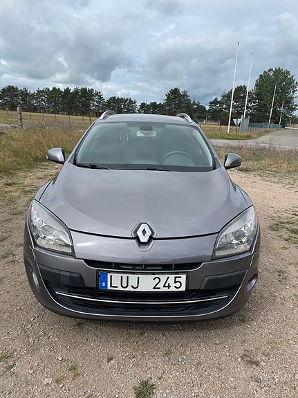 Renault Megane III 4 of 5