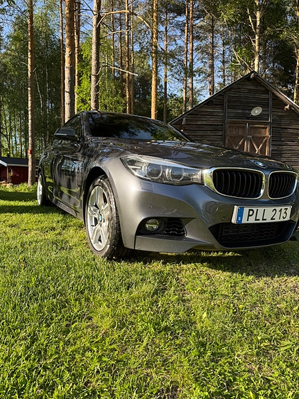 BMW 320d 2 of 6