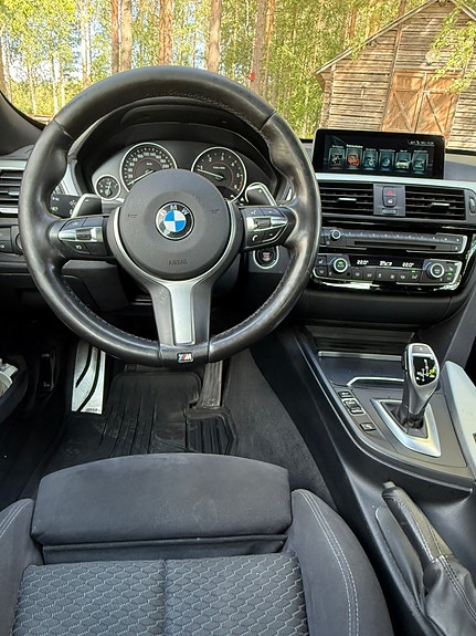 BMW 320d 4 of 6