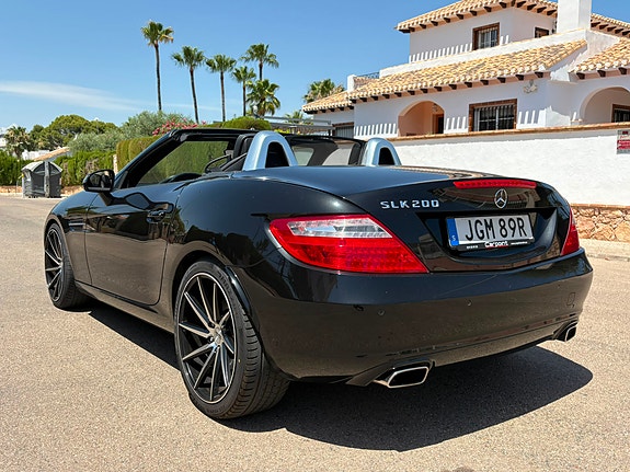 Mercedes-Benz SLK200 4 of 5