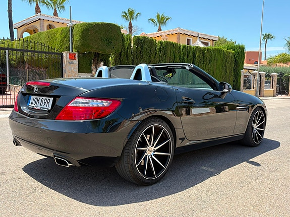 Mercedes-Benz SLK200 5 of 5