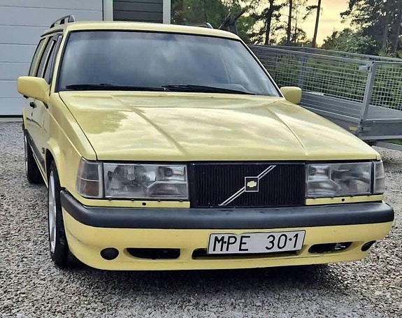 Volvo 740 2 of 5