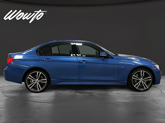 BMW 335i 3 of 5