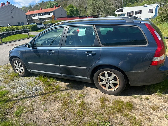 Volvo V50 3 of 5