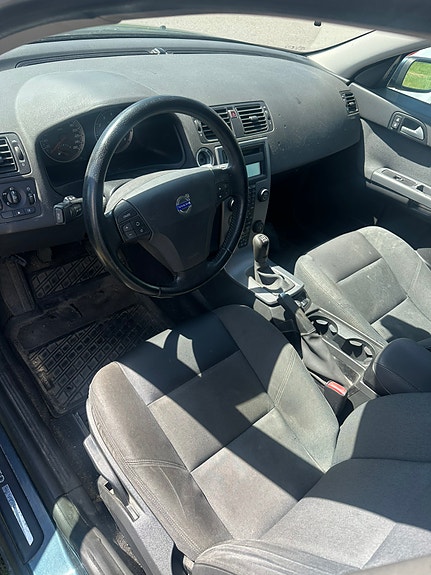 Volvo V50 4 of 5
