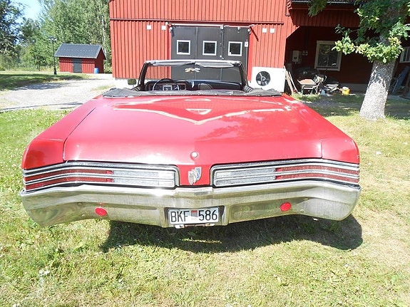 Buick Le Sabre 8 of 18