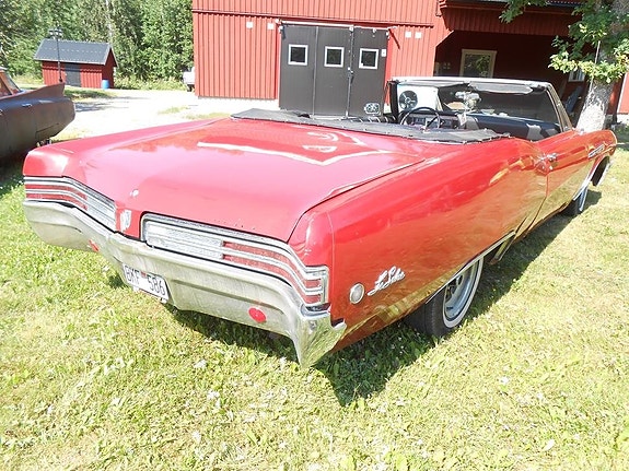 Buick Le Sabre 7 of 18