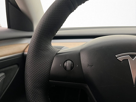 Tesla Model 3 18 of 30