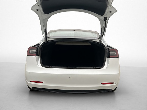 Tesla Model 3 27 of 30