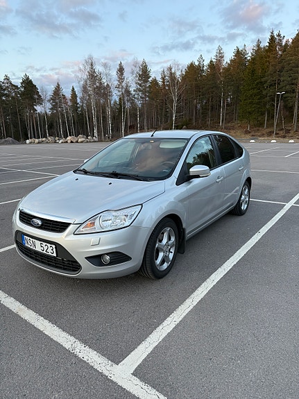 Ford Focus 2 of 7