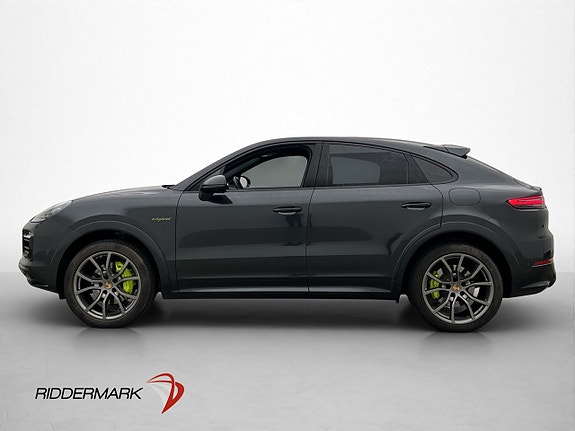 Porsche Cayenne 4 of 5