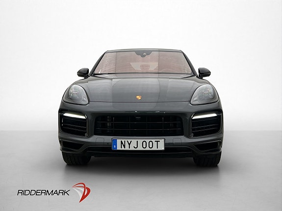 Porsche Cayenne 2 of 5