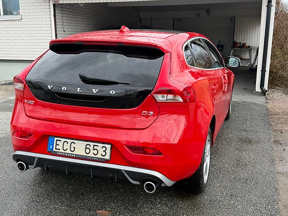 Volvo V40 2 of 2