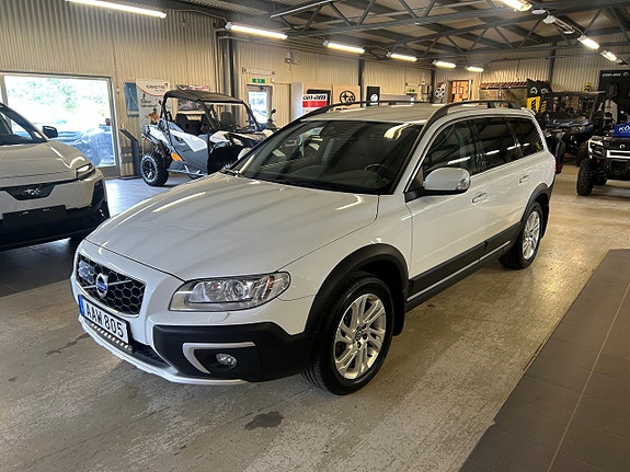Volvo XC70 2 of 5