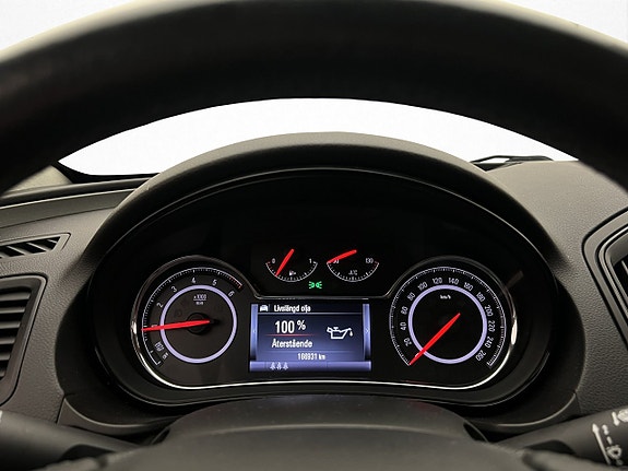 Opel Insignia 16 of 26