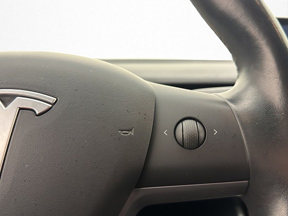 Tesla Model 3 18 of 30