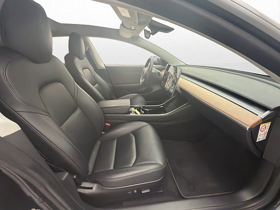Tesla Model 3 13 of 30