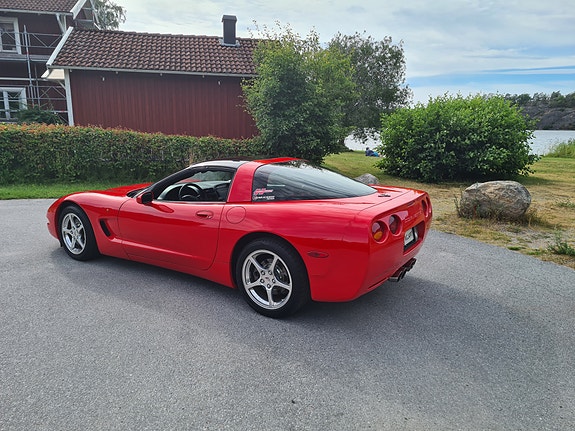 Chevrolet Corvette 2 of 2