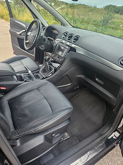 Ford S-MAX 11 of 15