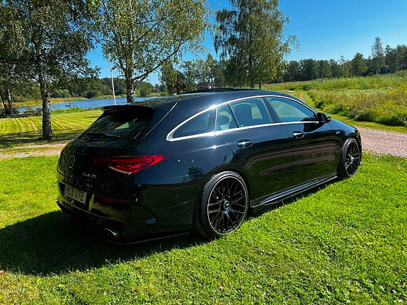 Mercedes-Benz CLA35 2 of 5