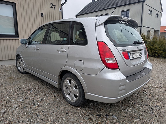 Suzuki Liana 2 of 5