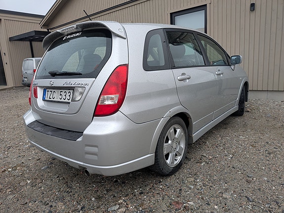 Suzuki Liana 3 of 5