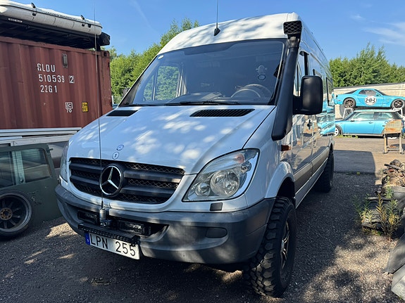 Mercedes-Benz Sprinter 4x4 2 of 5