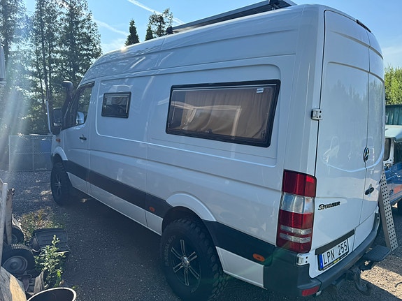 Mercedes-Benz Sprinter 4x4 4 of 5