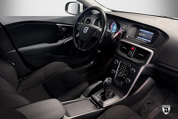 Volvo V40 12 of 15