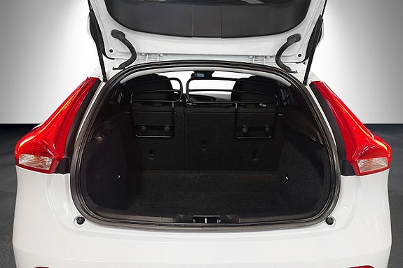 Volvo V40 10 of 15