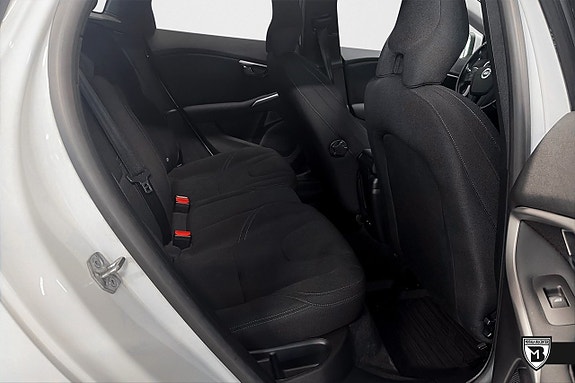 Volvo V40 15 of 15