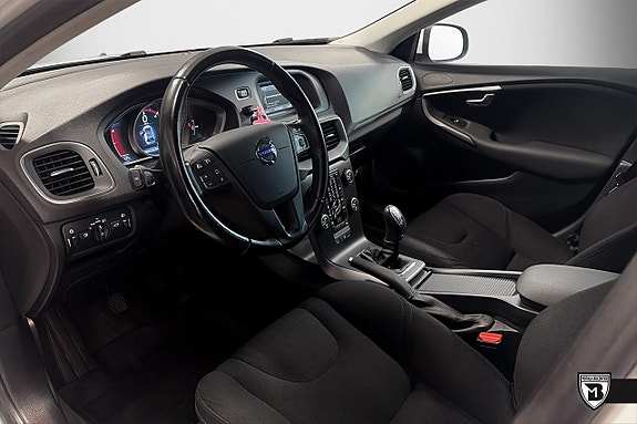 Volvo V40 11 of 15