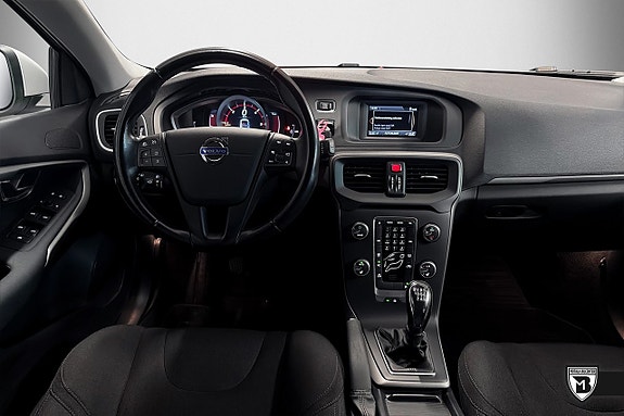 Volvo V40 13 of 15