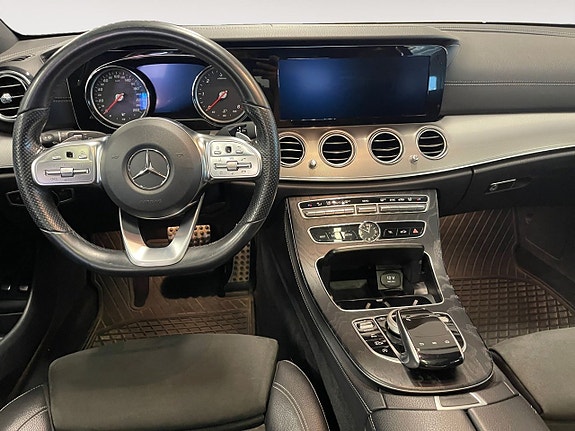 Mercedes-Benz E220 11 of 26