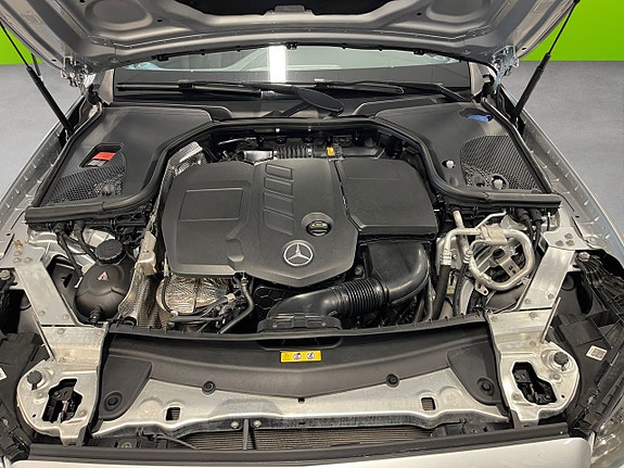 Mercedes-Benz E220 18 of 26