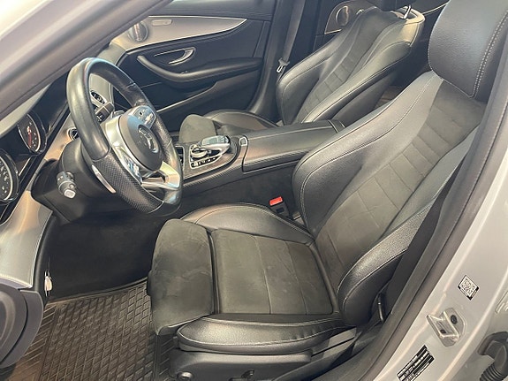 Mercedes-Benz E220 10 of 26