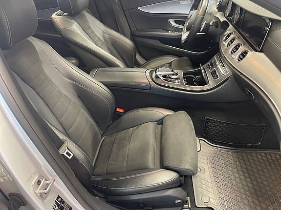 Mercedes-Benz E220 16 of 26
