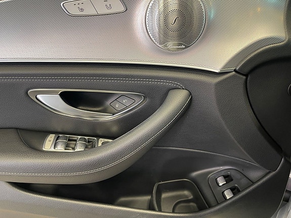 Mercedes-Benz E220 24 of 26