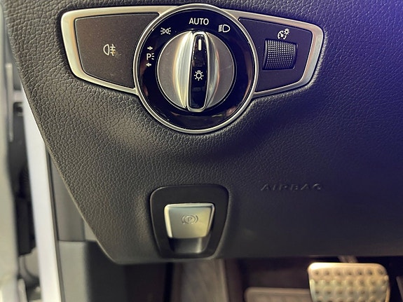 Mercedes-Benz E220 23 of 26