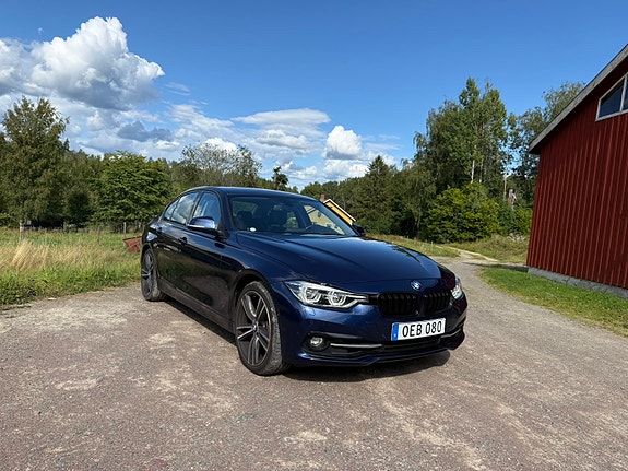 BMW 330i 5 of 18