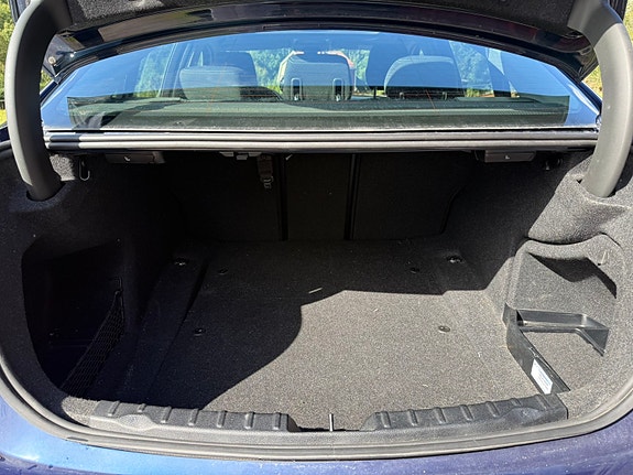 BMW 330i 18 of 18